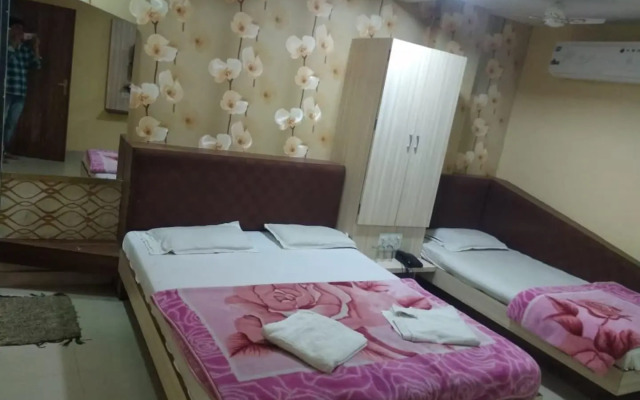 Hotel Mahakal Ashray