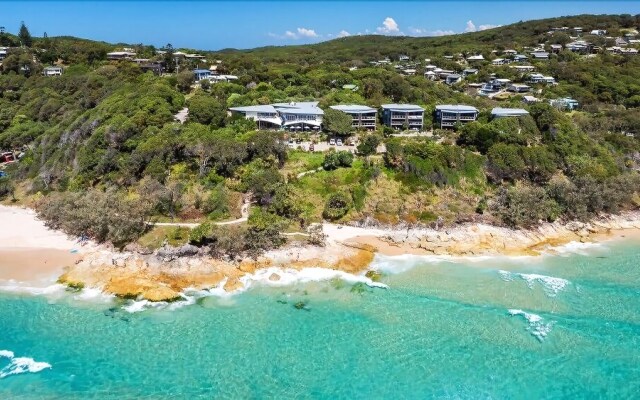 Stradbroke Island Beach Hotel