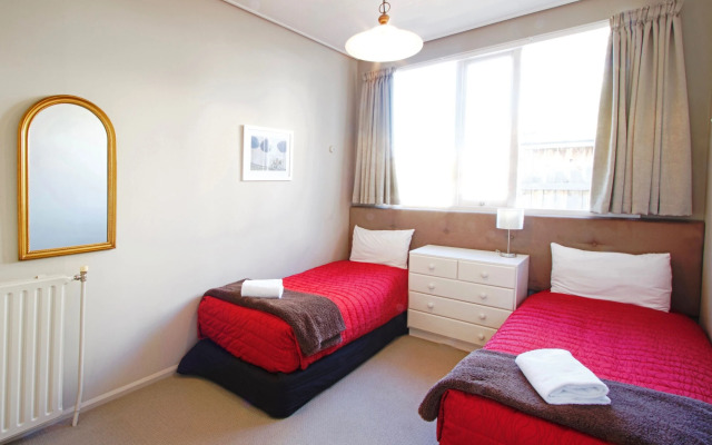 George Street Motel Apartments