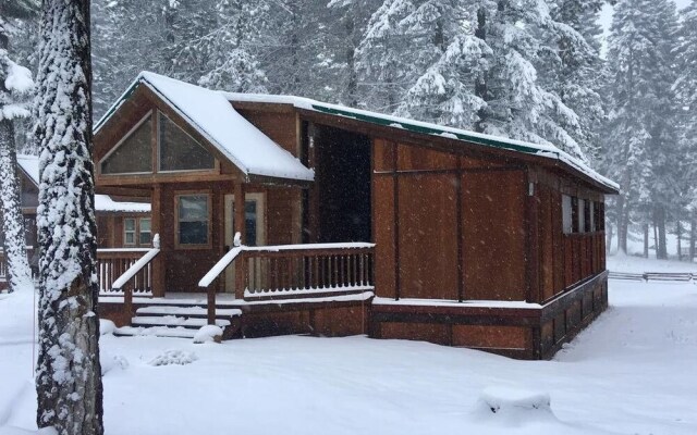 #51 & #52 Hyatt Lake Compound~sleeps 10~lake View