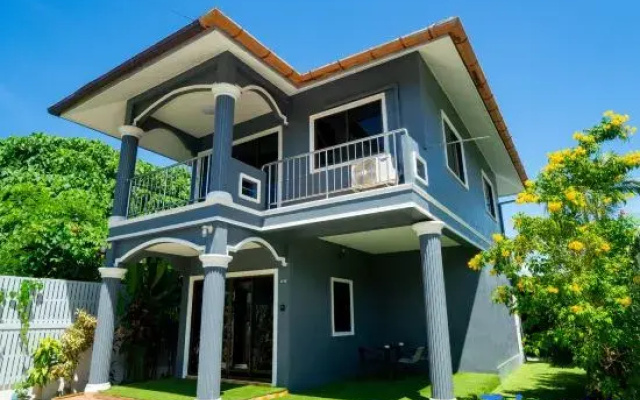Lovely 3 Bed 3 Bath Villa 400m To Beach