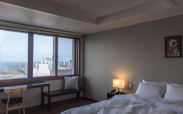 Check Inn Hotel Jeju