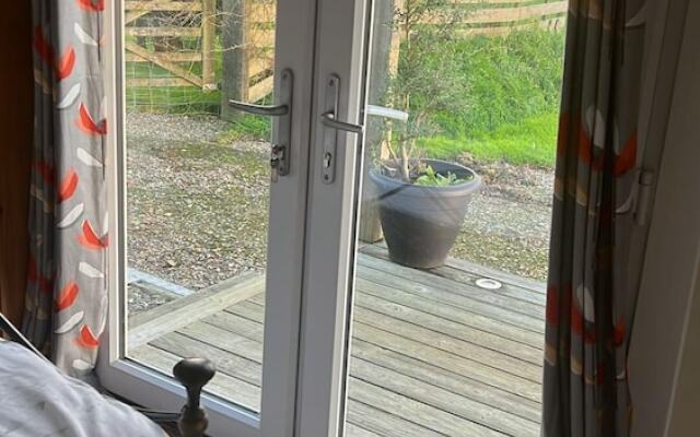 Lovely 1-bed Lodge in Haverfordwest With Views
