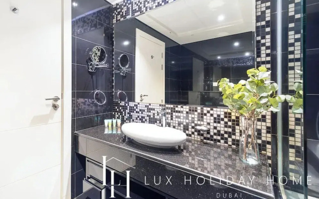 LUX The Bays Edge Canal View Suite