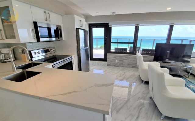 Alexander 1001 3 Bedroom Apts by RedAwning