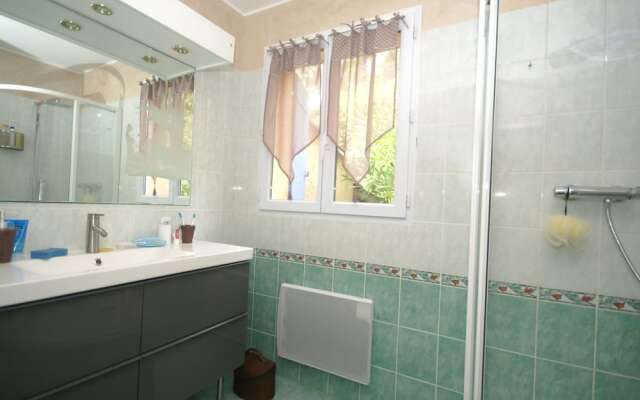 Spacious Holiday Home in Lorgues With Private Pool