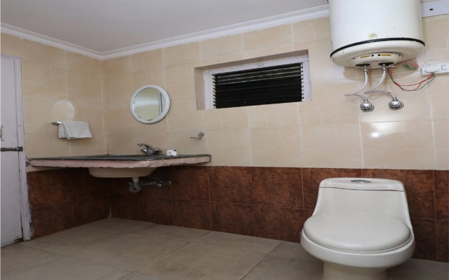 OYO 27612 Maitri Holiday Home