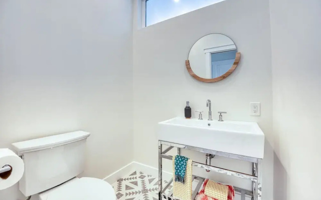 727 Sonrisa St 1 Bedroom Home by RedAwning