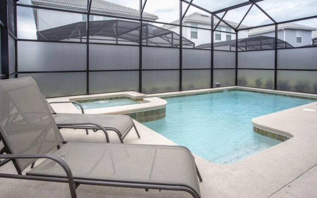 6BR Home Prime Location