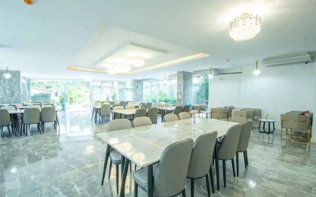 D-Eco Hotel Health Center