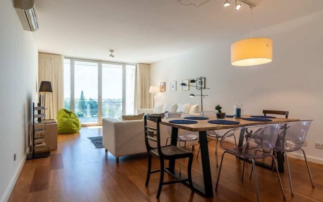 Gorgeous Apartment In Alges With Stunning Rooftop Pool