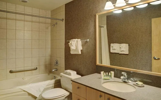 Lakeview Gimli Resort & Conference