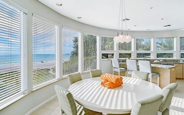 Island Paradise by AMI Locals