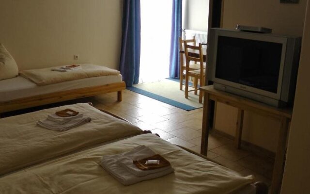 Assos Hotel Restaurant