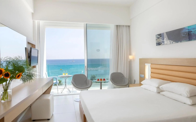 Vrissaki Beach Hotel