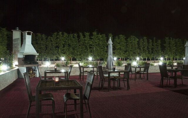 La Familia Residence