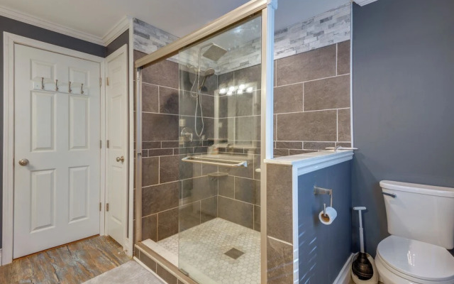 Ski, Golf & Hike: Spacious Dover Retreat!