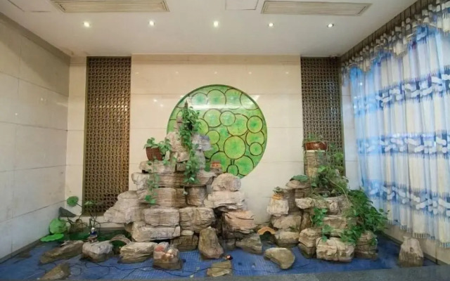 Junhong Hotel