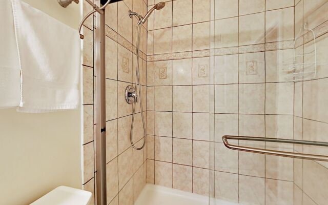 5905 South Kings Highway Condo #514b 2 Bedrooms 2 Bathrooms Condo