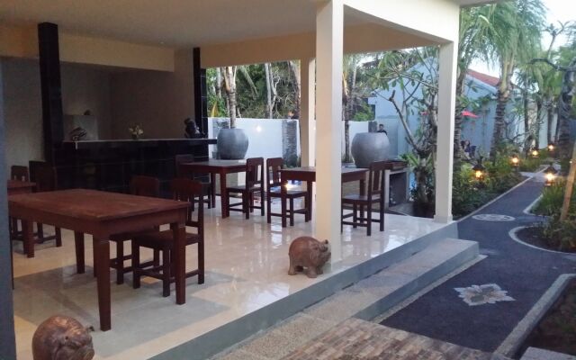 Palm Bamboo Hotel