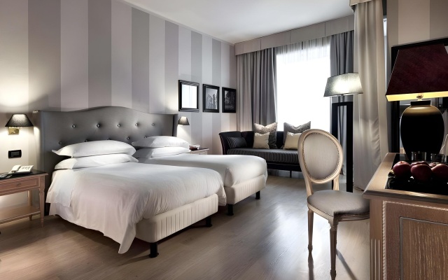 Отель C-hotels Ambasciatori
