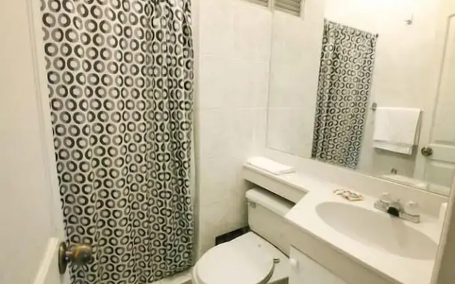 Great Location Walking Distance to Larcomar and Wong