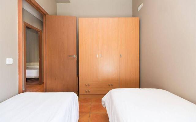 AinB Raval Hospital Apartments