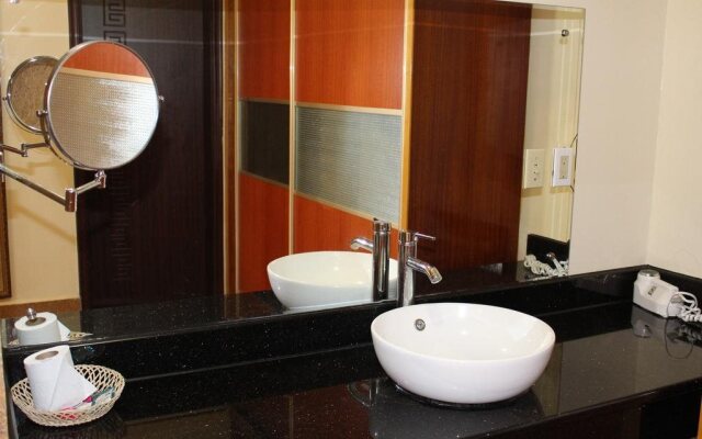 Yim Saan Hotel & Restaurant