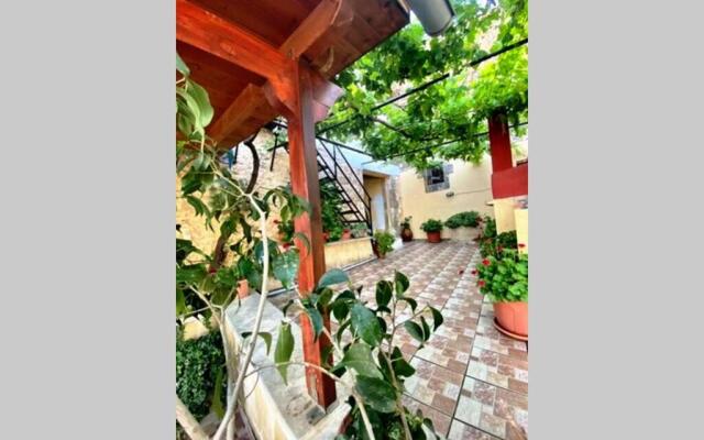 Nikos Traditional House