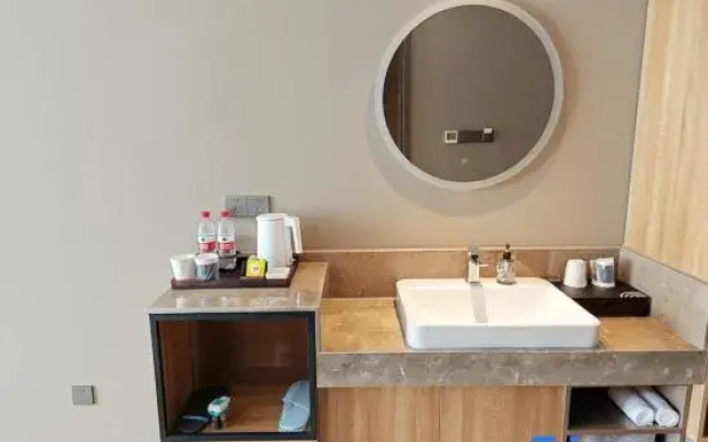 Homeinn · neo (Xi'an Caotan Third Road Shiyang Group Industrial Park)