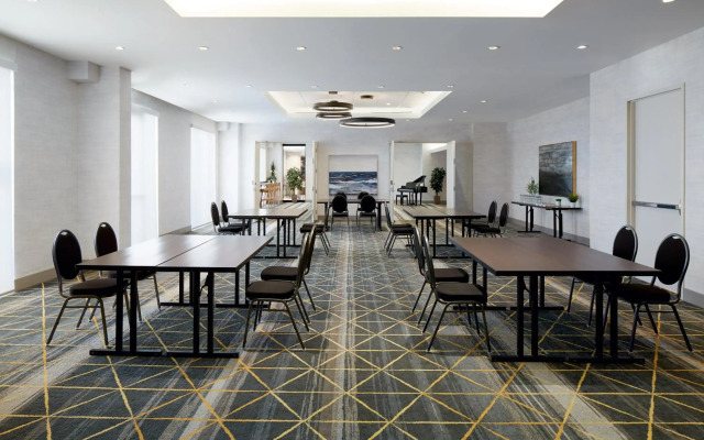 Holiday Inn Hotel & Suites Montreal Airport by IHG