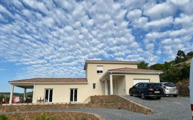 Villa L'esquirrol Vineyard Escape