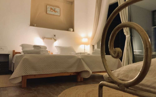 Hotel Akrotiri