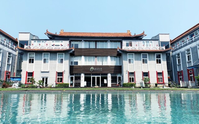 Young Lake Resort
