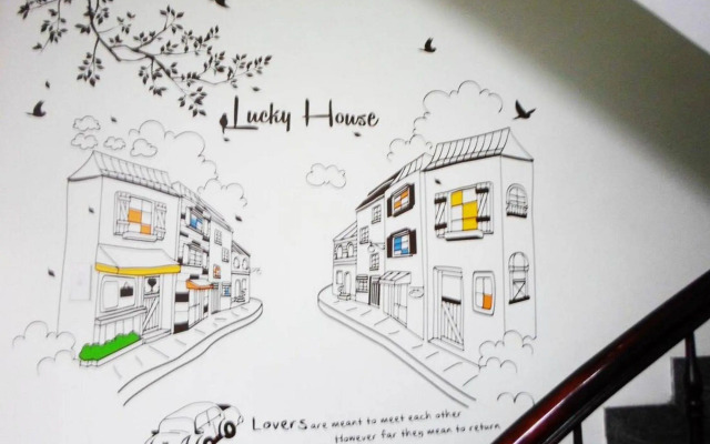 Lucky House Hotel