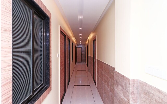 Capital O 16590 Hotel Sapphire Inn