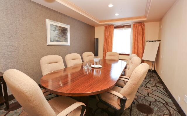 Holiday Inn Express And Suites - Vernon by IHG