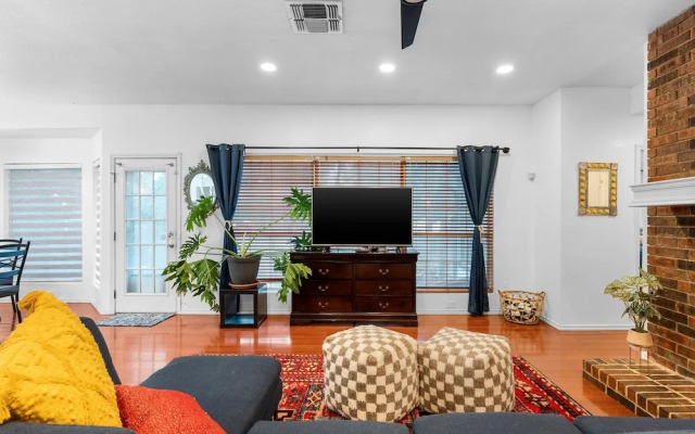 Warm Austin 3BR 2Bath Home Pet Friendly