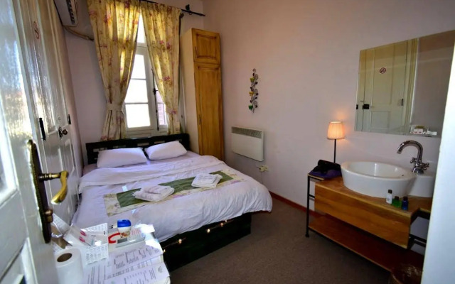 Eolya Guest House