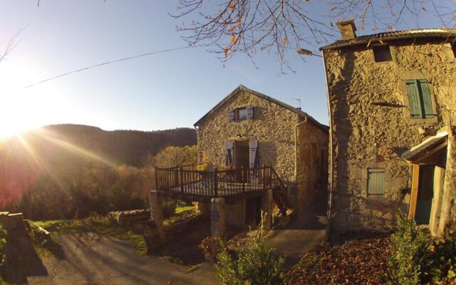 Studio In Le Bez, With Wonderful Mountain View, Furnished Garden And Wifi
