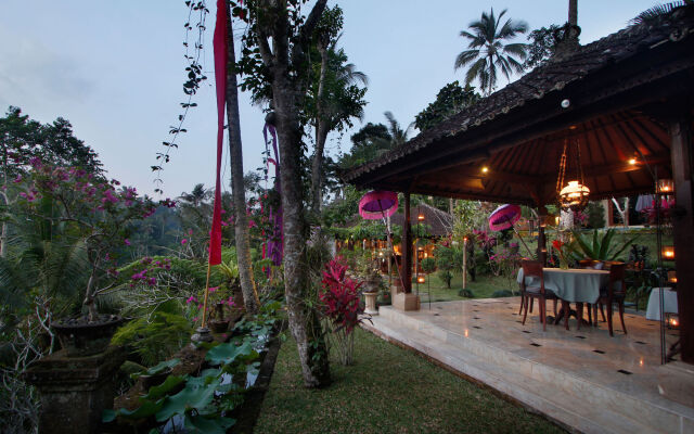The Mahogany Villa