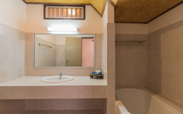 Coral Hotel Bangsaphan