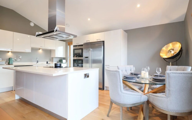 Woodbridge Penthouse