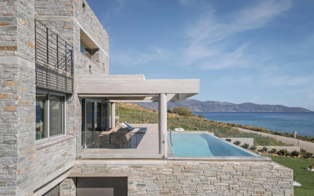 Luxurious Seafront Villa Karystos
