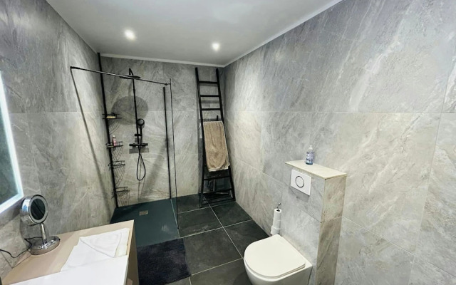 L Atelier du Centre Cath Drale