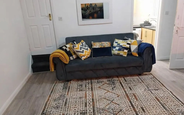 Comfortable 2beds House 4 Contractors & Staycation