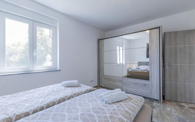 Nice Home in Buje With Wifi and 2 Bedrooms