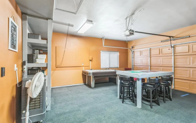 Beautiful Sunsets at 3BR Villa in Reno