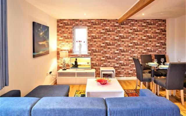 Savoy Court - Your Apartment