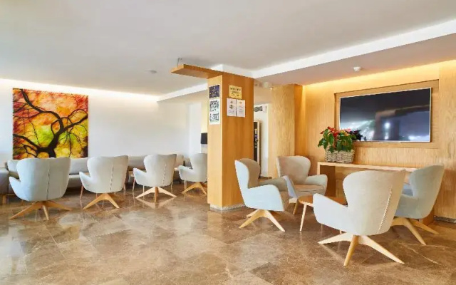 Invisa Aparthotel Casa Luis
